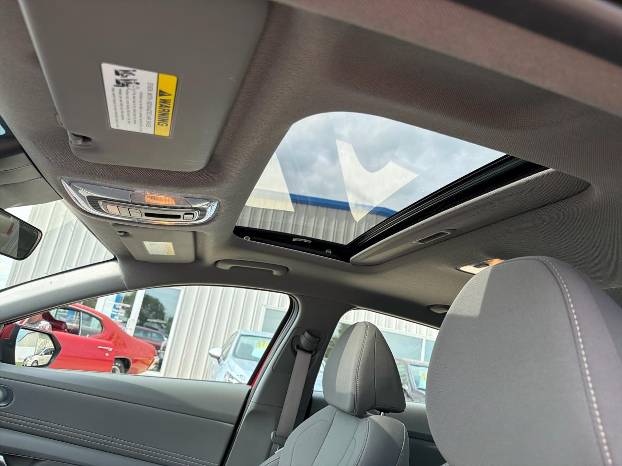 Hyundai Elantra SEL Convenience IVT 2025