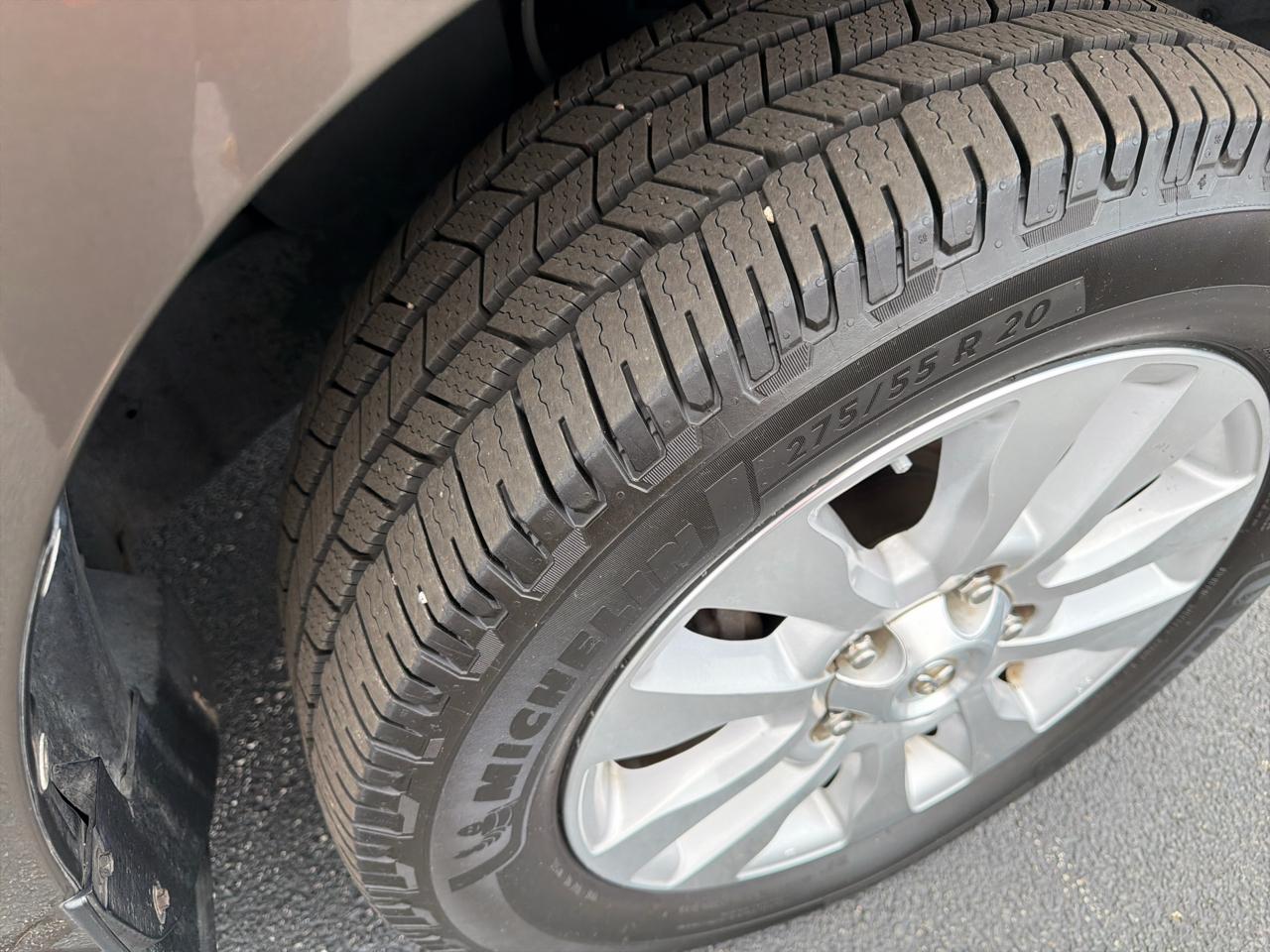 Toyota Sequoia 4WD 5.7L FFV Platinum (Natl) 2015