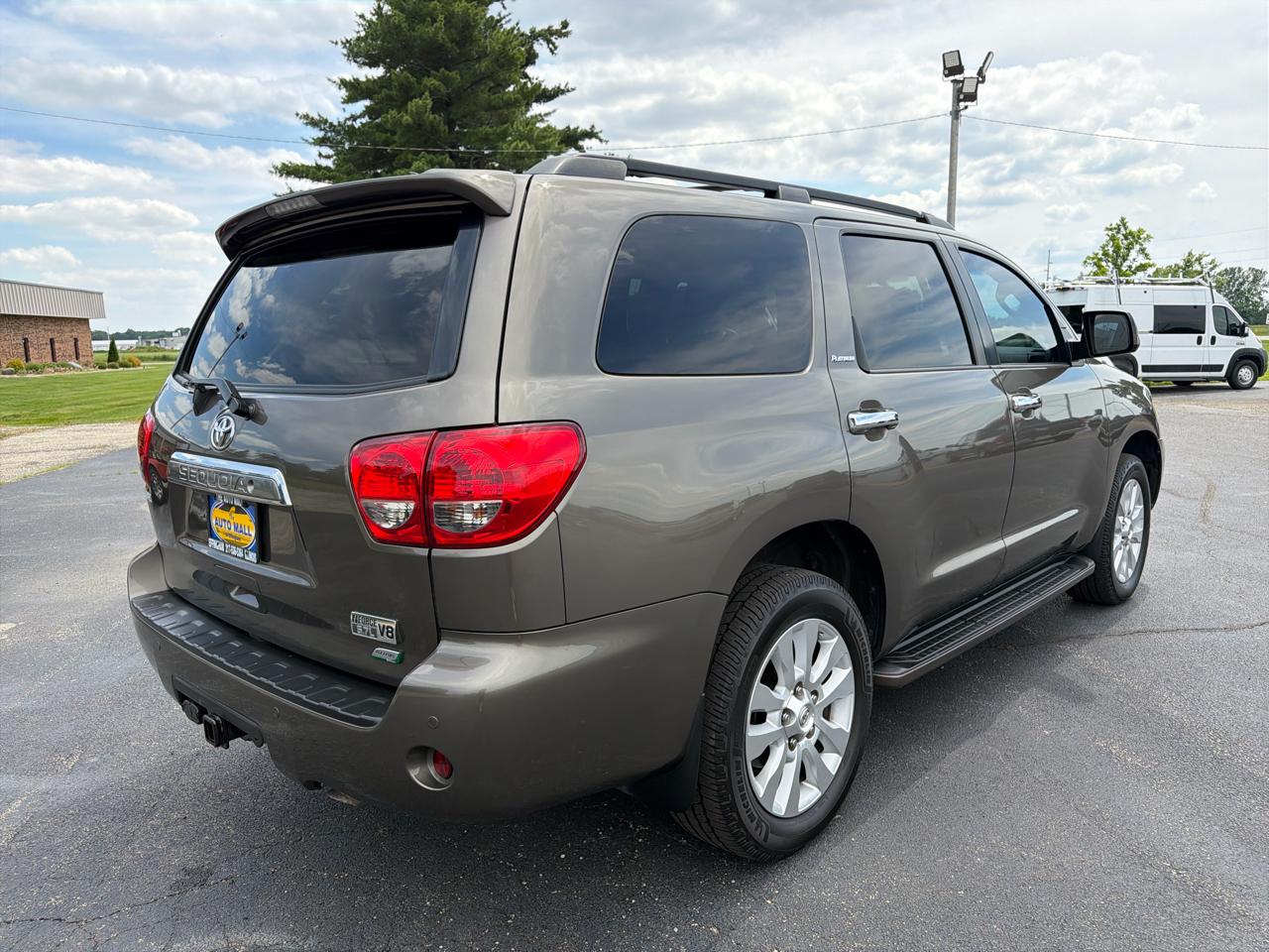 Toyota Sequoia 4WD 5.7L FFV Platinum (Natl) 2015