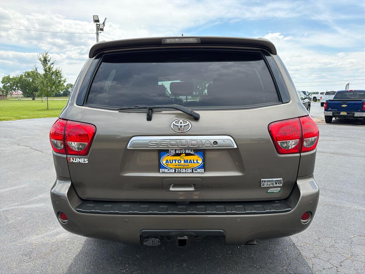 Toyota Sequoia 4WD 5.7L FFV Platinum (Natl) 2015