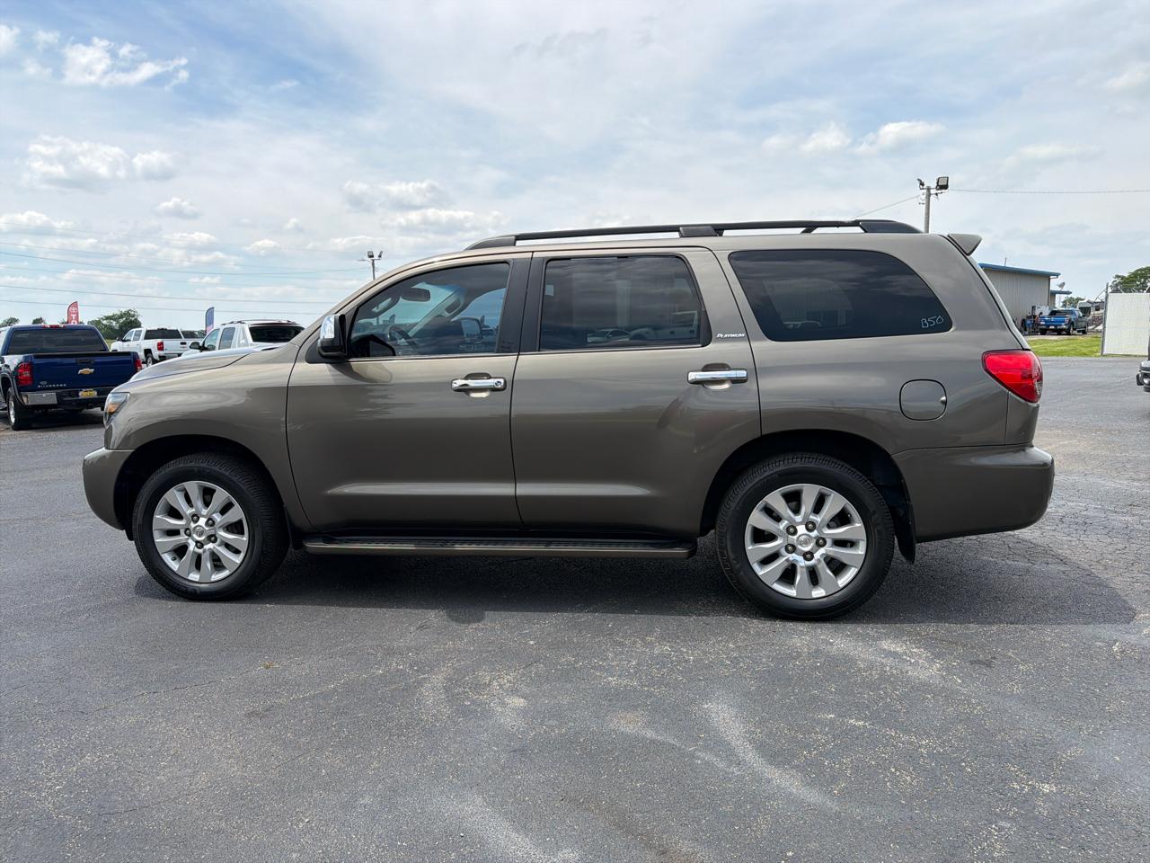 Toyota Sequoia 4WD 5.7L FFV Platinum (Natl) 2015