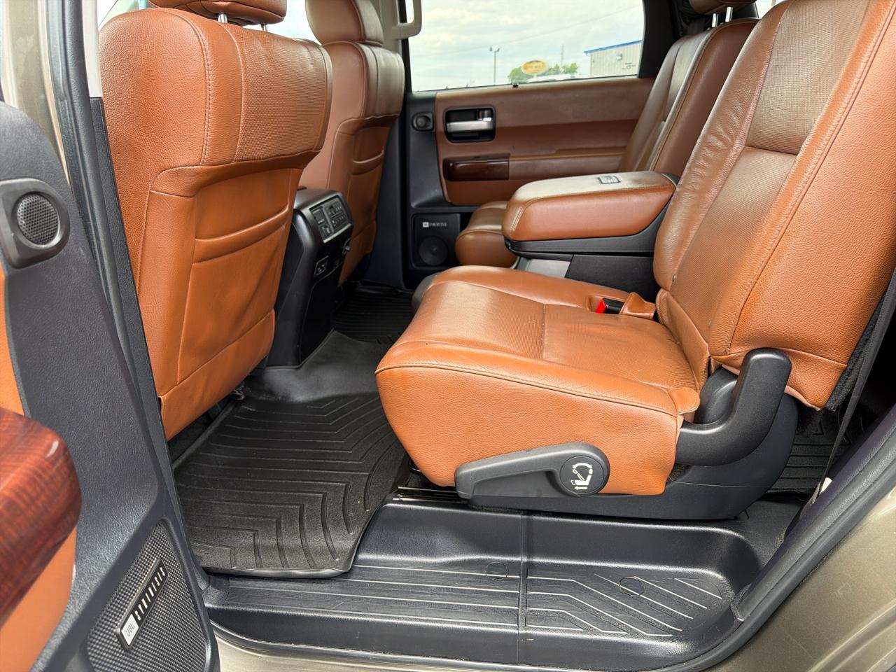 Toyota Sequoia 4WD 5.7L FFV Platinum (Natl) 2015