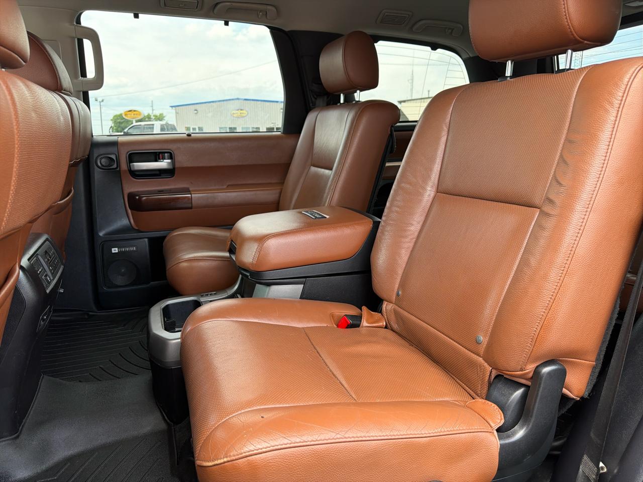 Toyota Sequoia 4WD 5.7L FFV Platinum (Natl) 2015