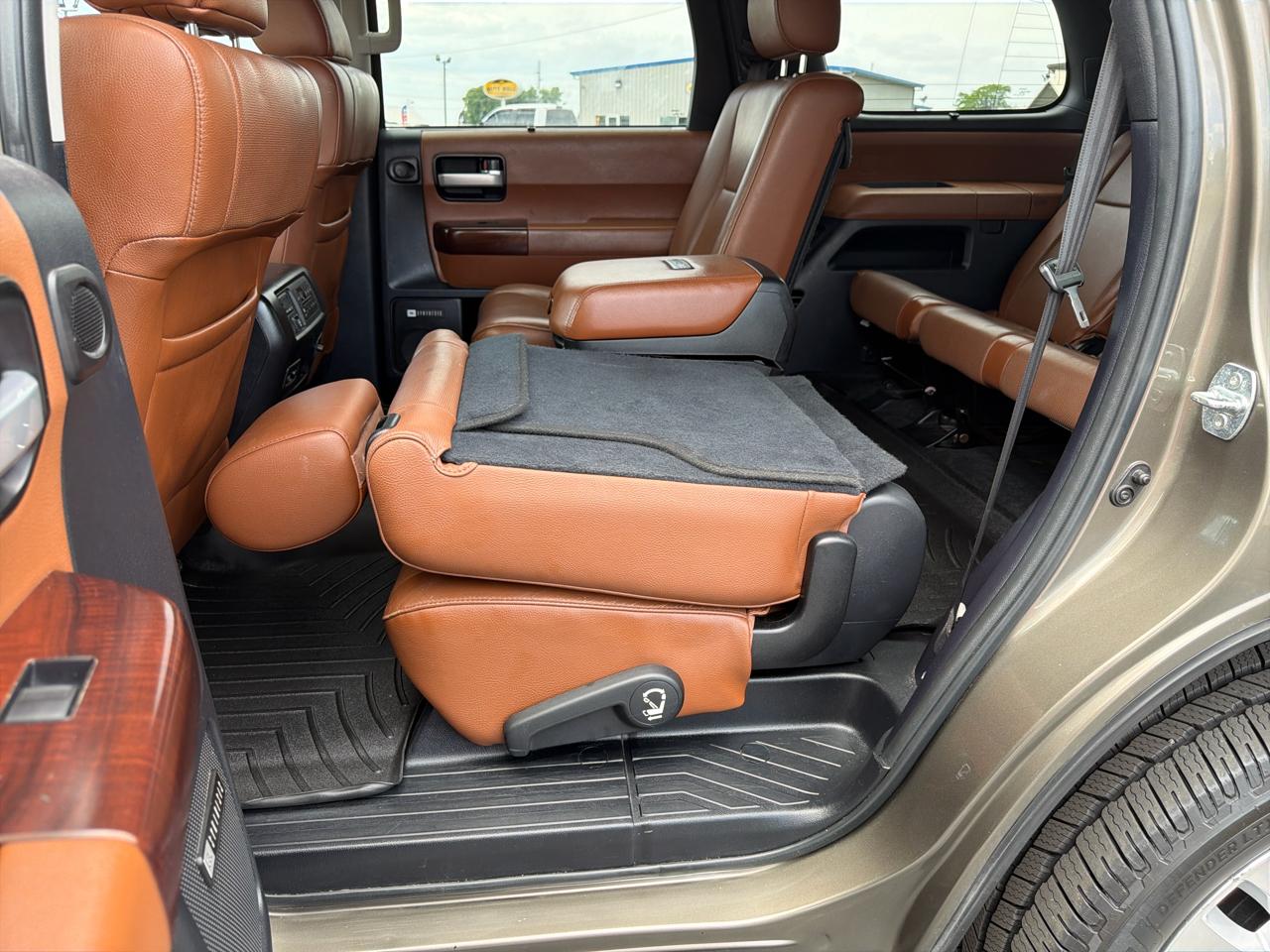 Toyota Sequoia 4WD 5.7L FFV Platinum (Natl) 2015