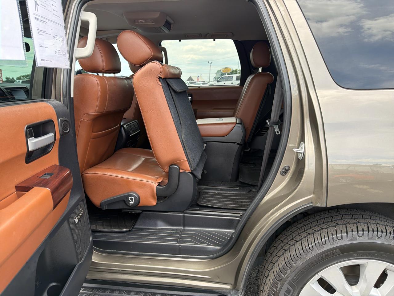 Toyota Sequoia 4WD 5.7L FFV Platinum (Natl) 2015