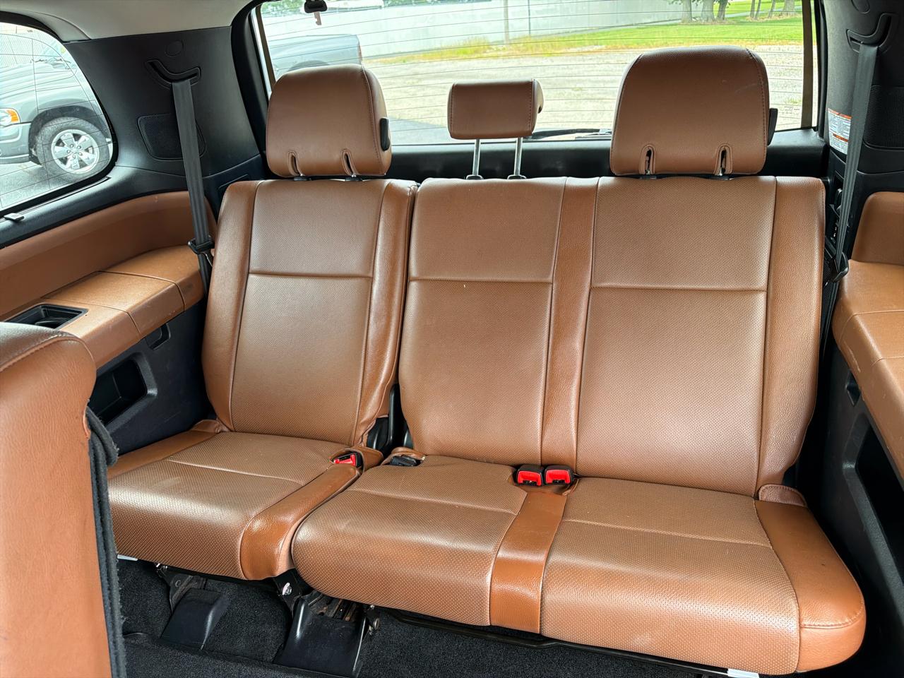 Toyota Sequoia 4WD 5.7L FFV Platinum (Natl) 2015