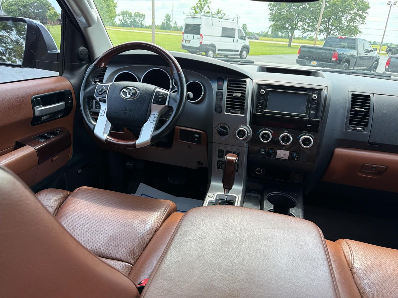 Toyota Sequoia 4WD 5.7L FFV Platinum (Natl) 2015