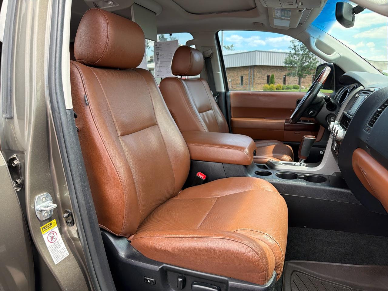 Toyota Sequoia 4WD 5.7L FFV Platinum (Natl) 2015