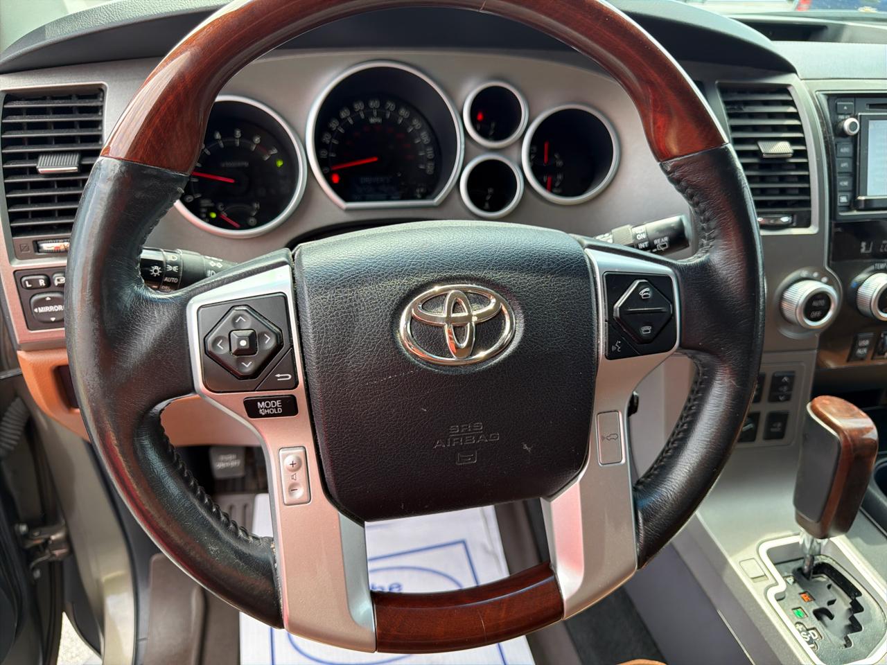 Toyota Sequoia 4WD 5.7L FFV Platinum (Natl) 2015