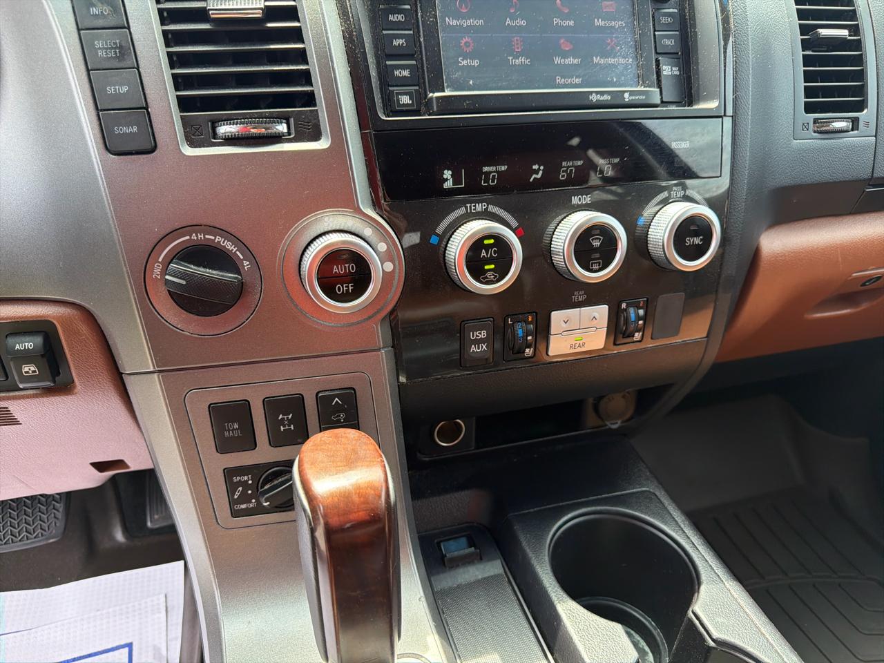 Toyota Sequoia 4WD 5.7L FFV Platinum (Natl) 2015