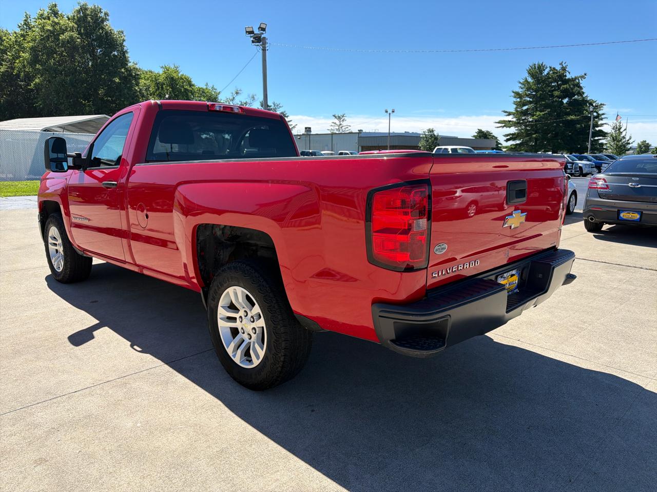 Chevrolet Silverado 1500 2WD Reg Cab 133.0" Work Truck w/1WT 2014