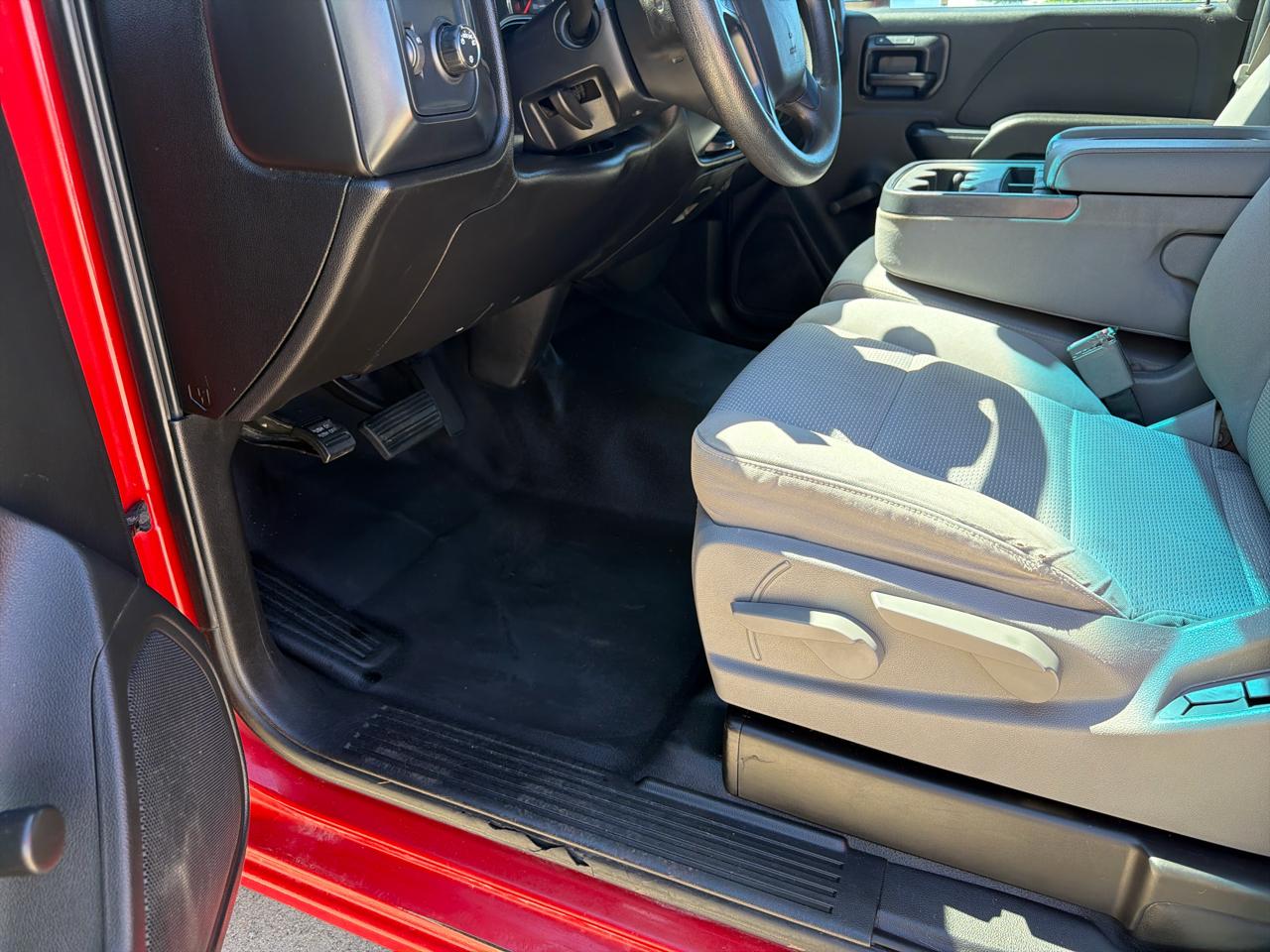 Chevrolet Silverado 1500 2WD Reg Cab 133.0" Work Truck w/1WT 2014