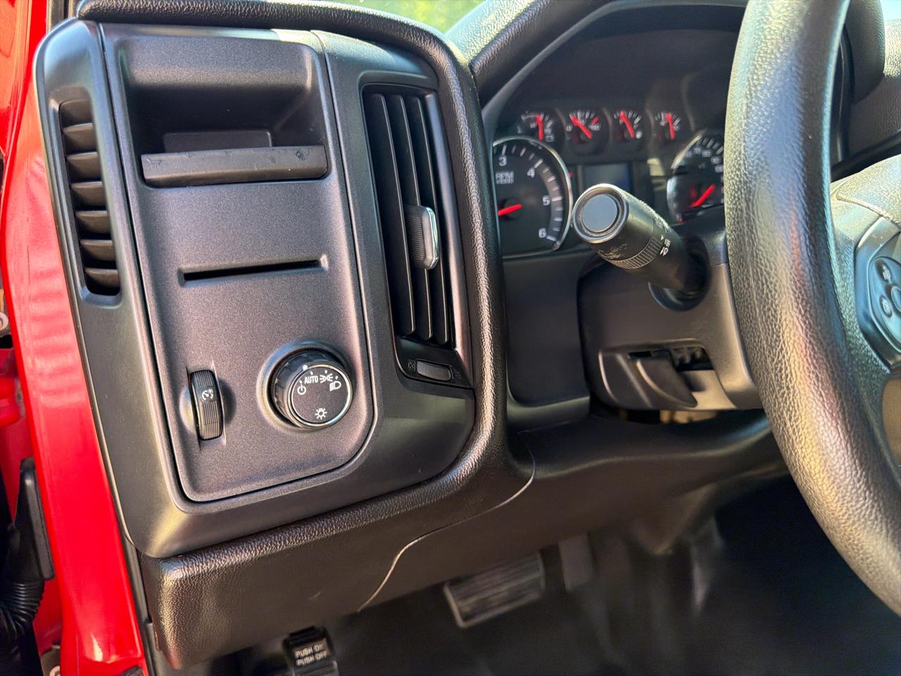Chevrolet Silverado 1500 2WD Reg Cab 133.0" Work Truck w/1WT 2014