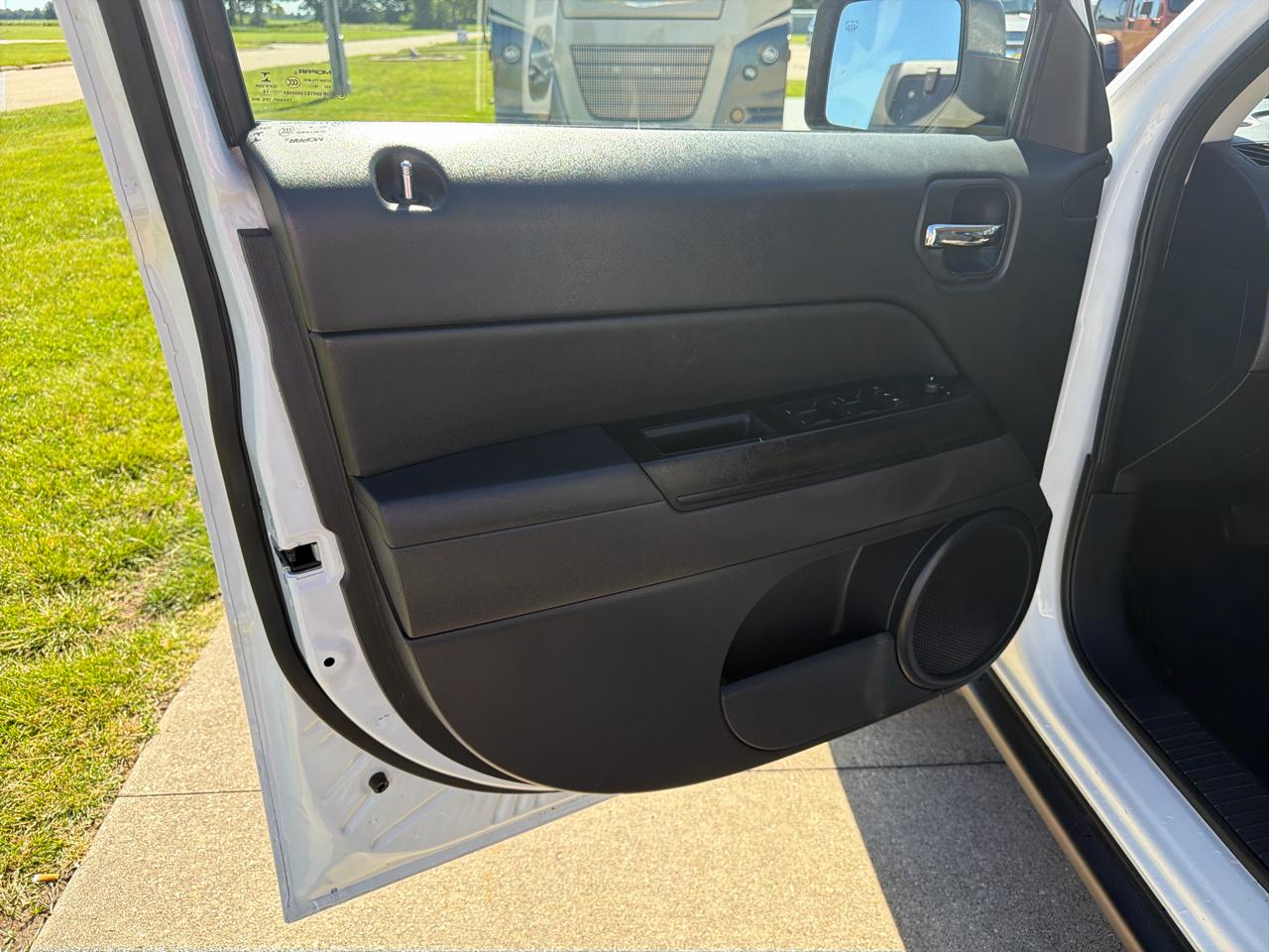 Jeep Patriot FWD 4dr 75th Anniversary 2016