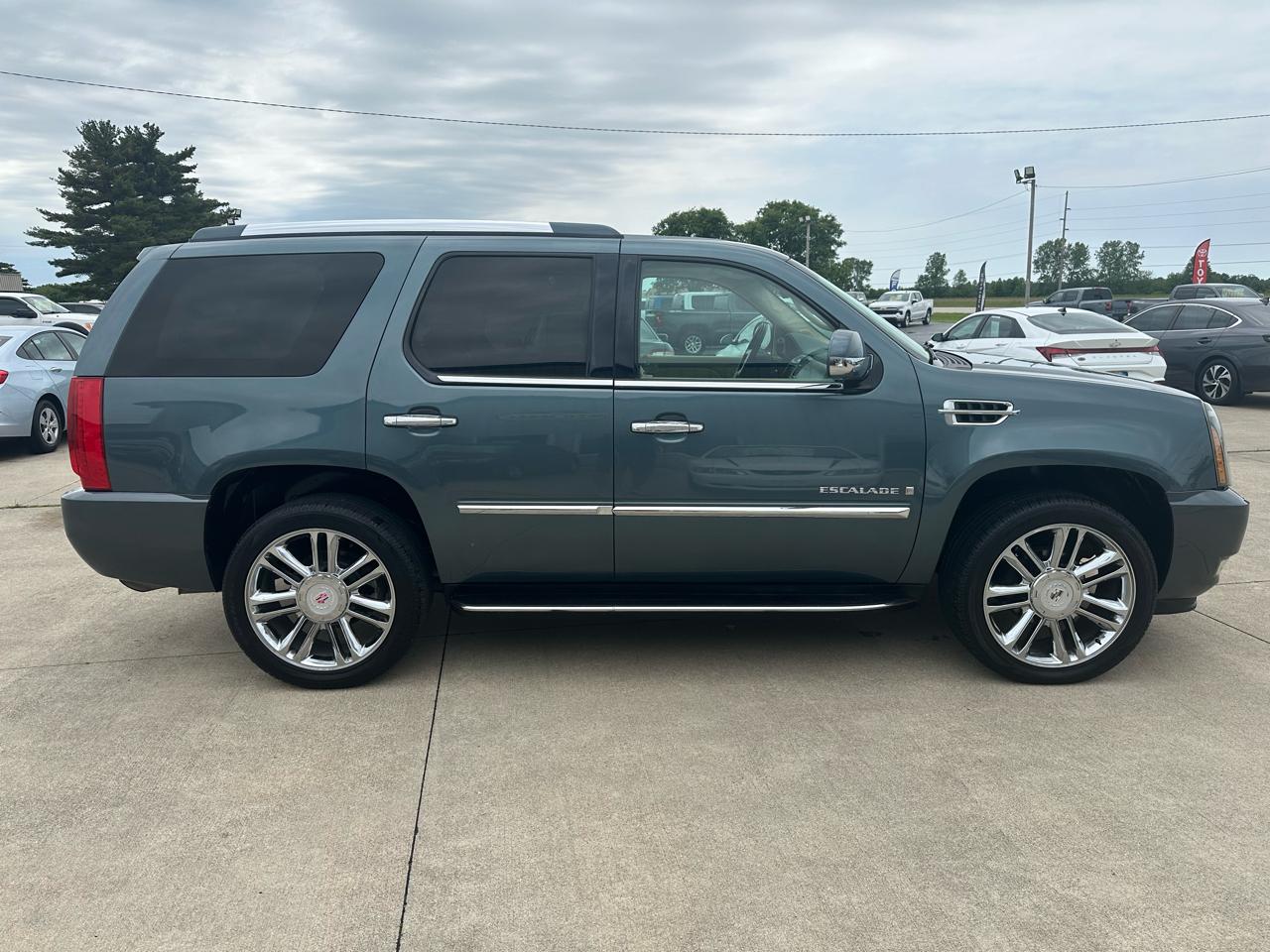 Cadillac Escalade AWD 4dr 2008