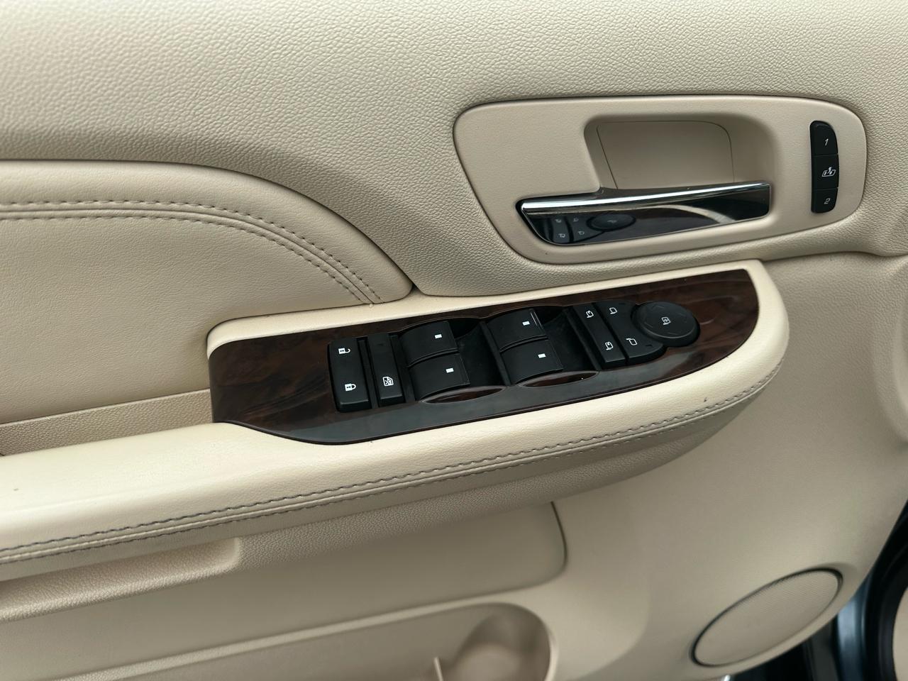 Cadillac Escalade AWD 4dr 2008