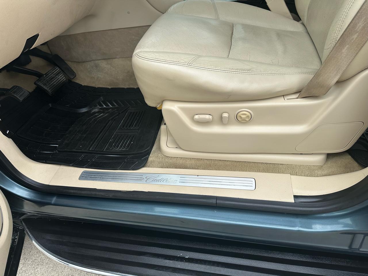 Cadillac Escalade AWD 4dr 2008