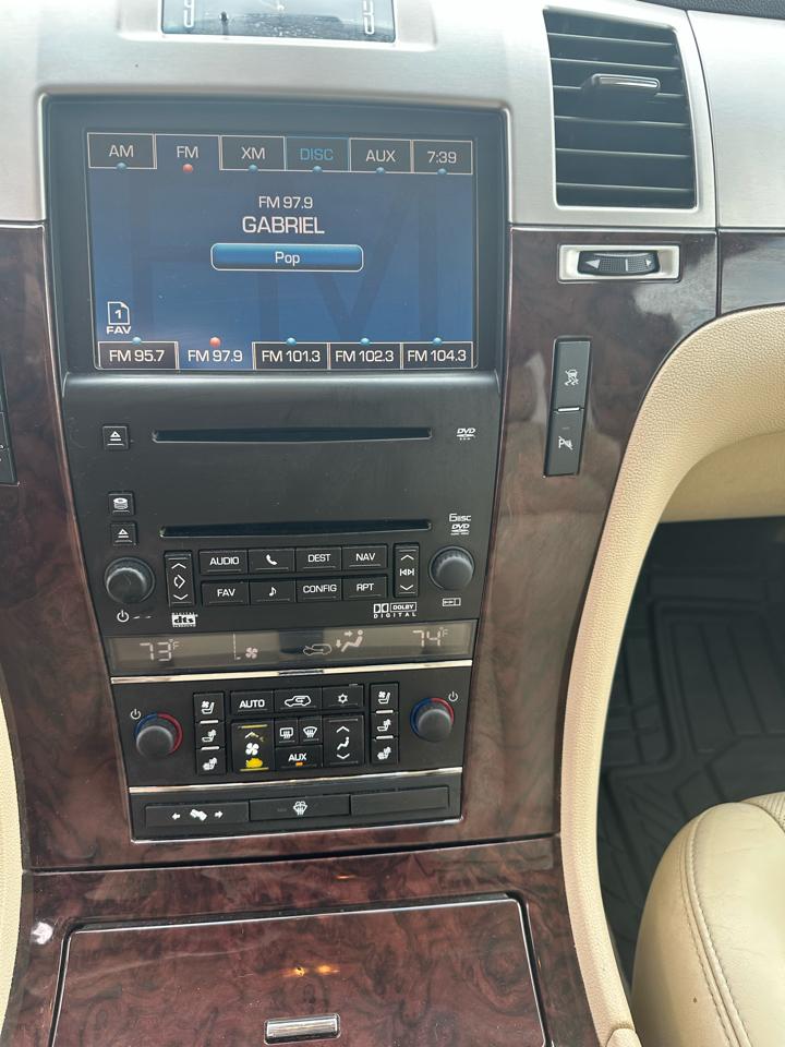 Cadillac Escalade AWD 4dr 2008