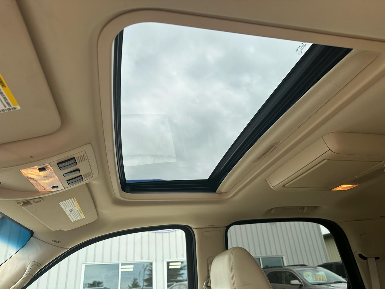 Cadillac Escalade AWD 4dr 2008
