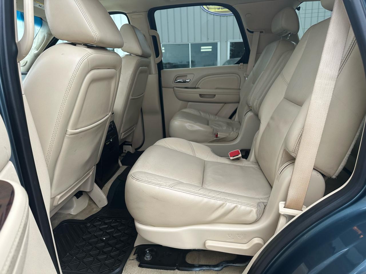 Cadillac Escalade AWD 4dr 2008