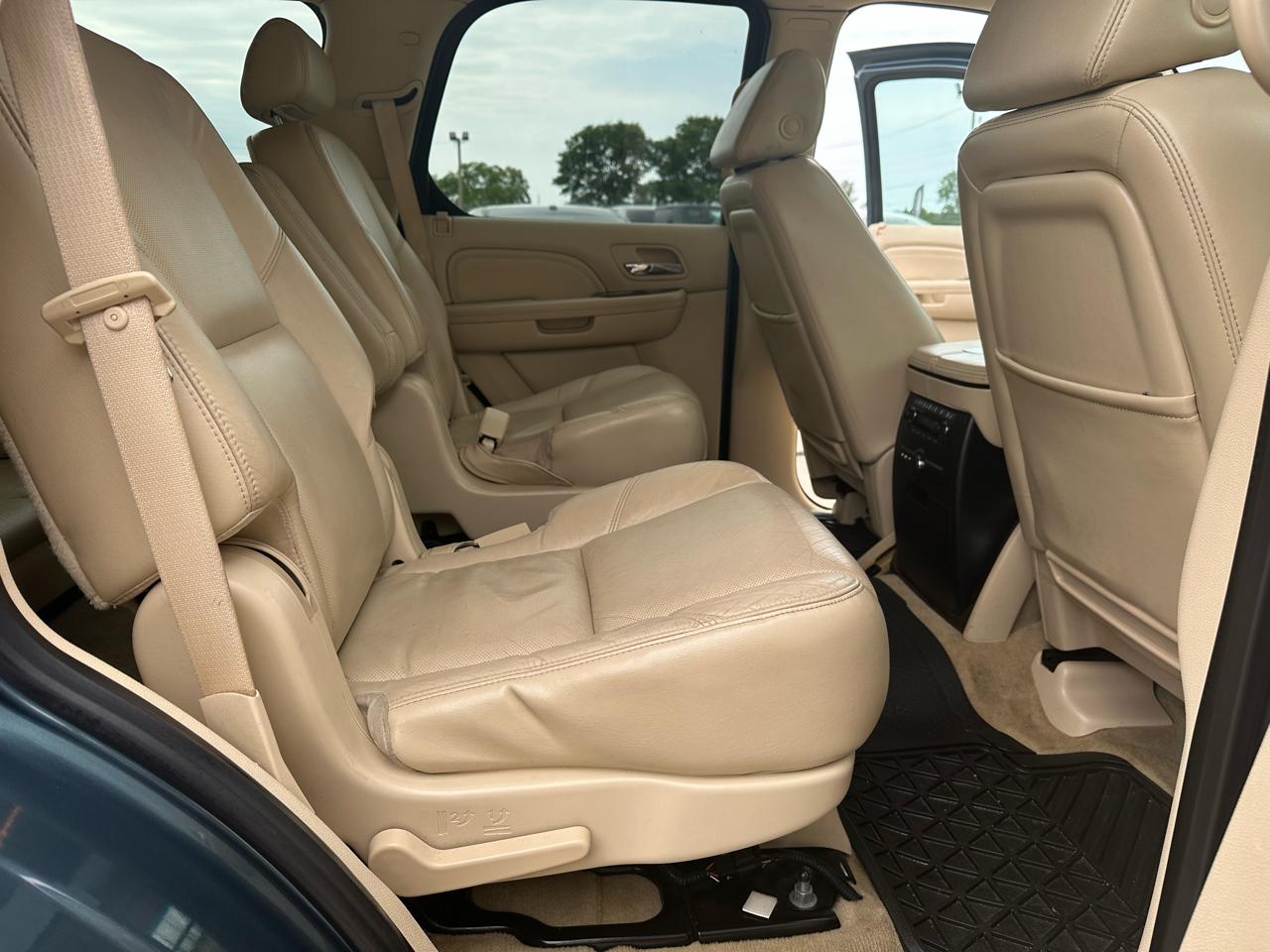 Cadillac Escalade AWD 4dr 2008