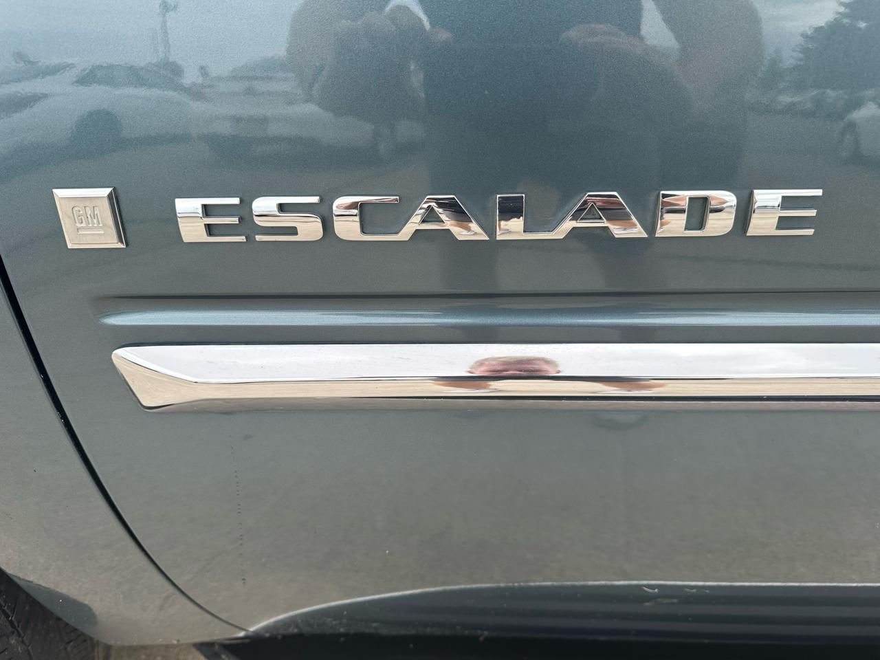 Cadillac Escalade AWD 4dr 2008