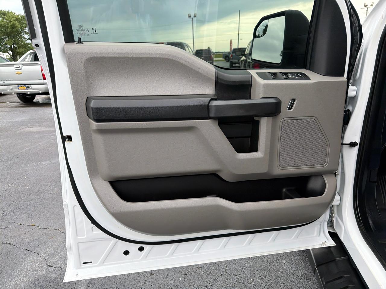 Ford F-150 4WD SuperCrew 145" XL 2020