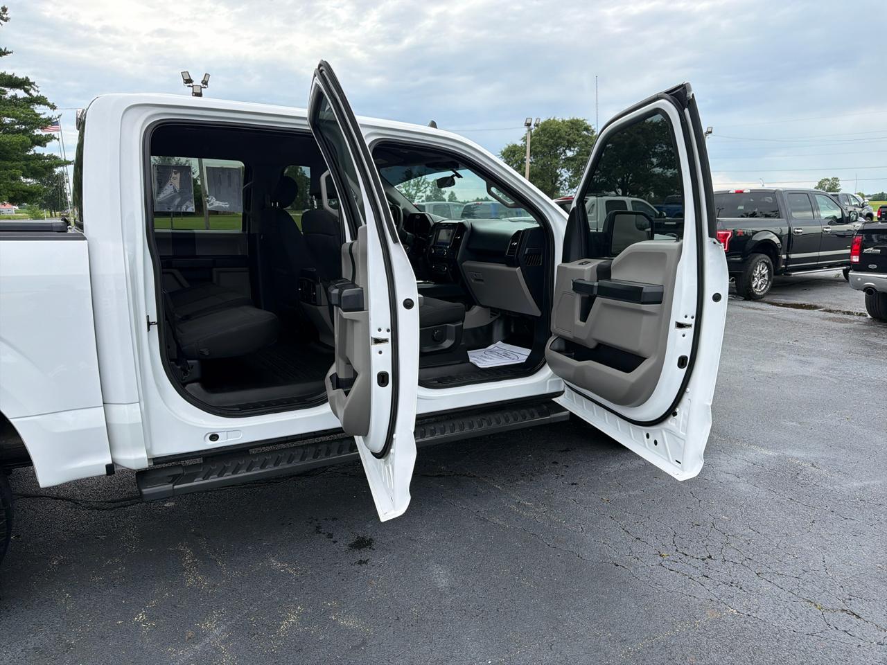 Ford F-150 4WD SuperCrew 145" XL 2020
