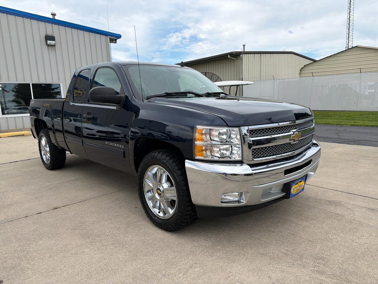 Chevrolet Silverado 1500 2WD Ext Cab 143.5" LT 2012
