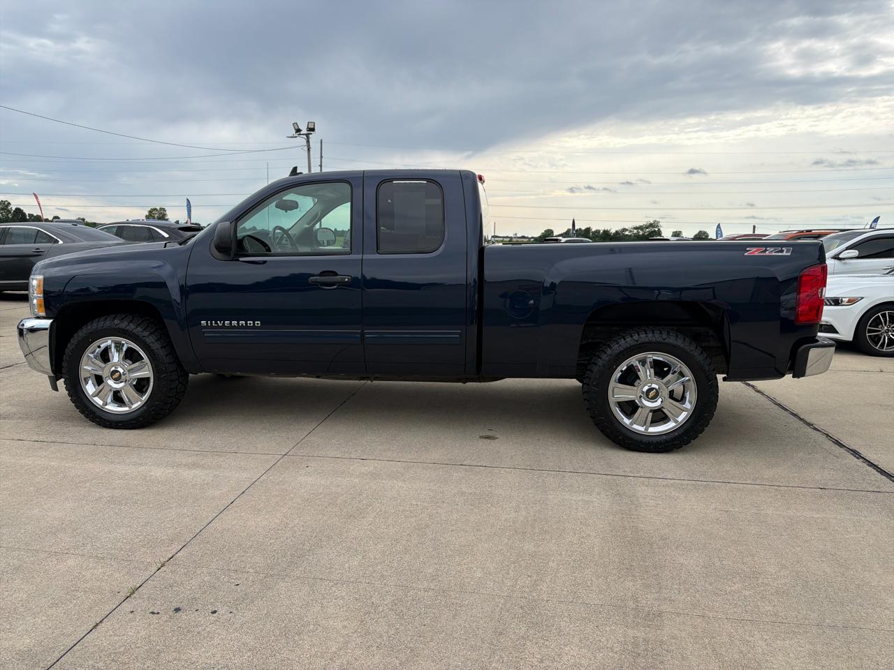 Chevrolet Silverado 1500 2WD Ext Cab 143.5" LT 2012