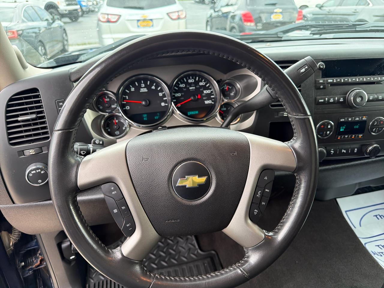 Chevrolet Silverado 1500 2WD Ext Cab 143.5" LT 2012