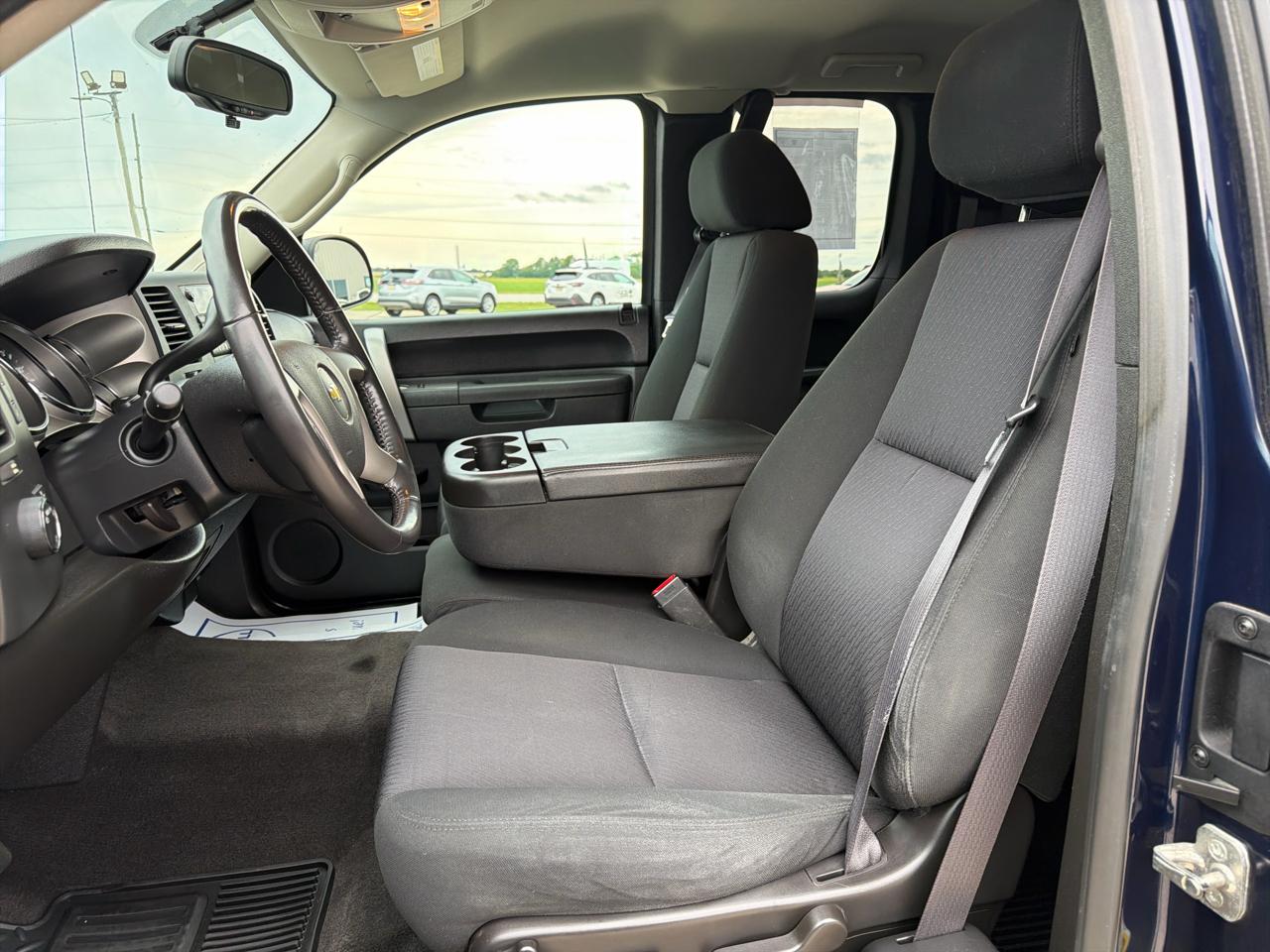 Chevrolet Silverado 1500 2WD Ext Cab 143.5" LT 2012