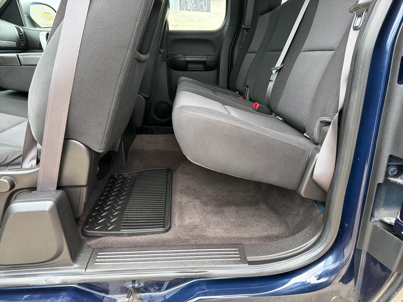 Chevrolet Silverado 1500 2WD Ext Cab 143.5" LT 2012