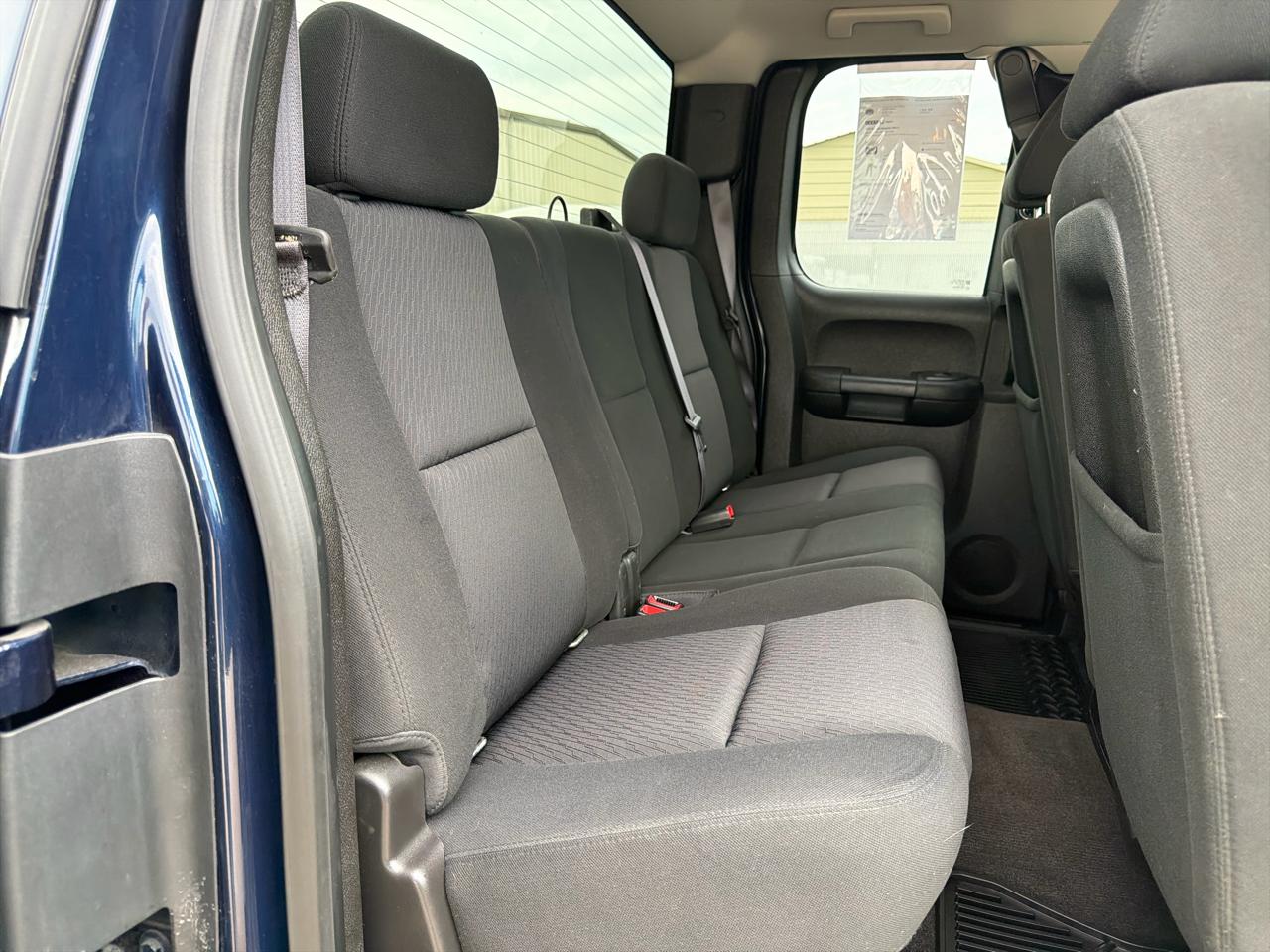 Chevrolet Silverado 1500 2WD Ext Cab 143.5" LT 2012