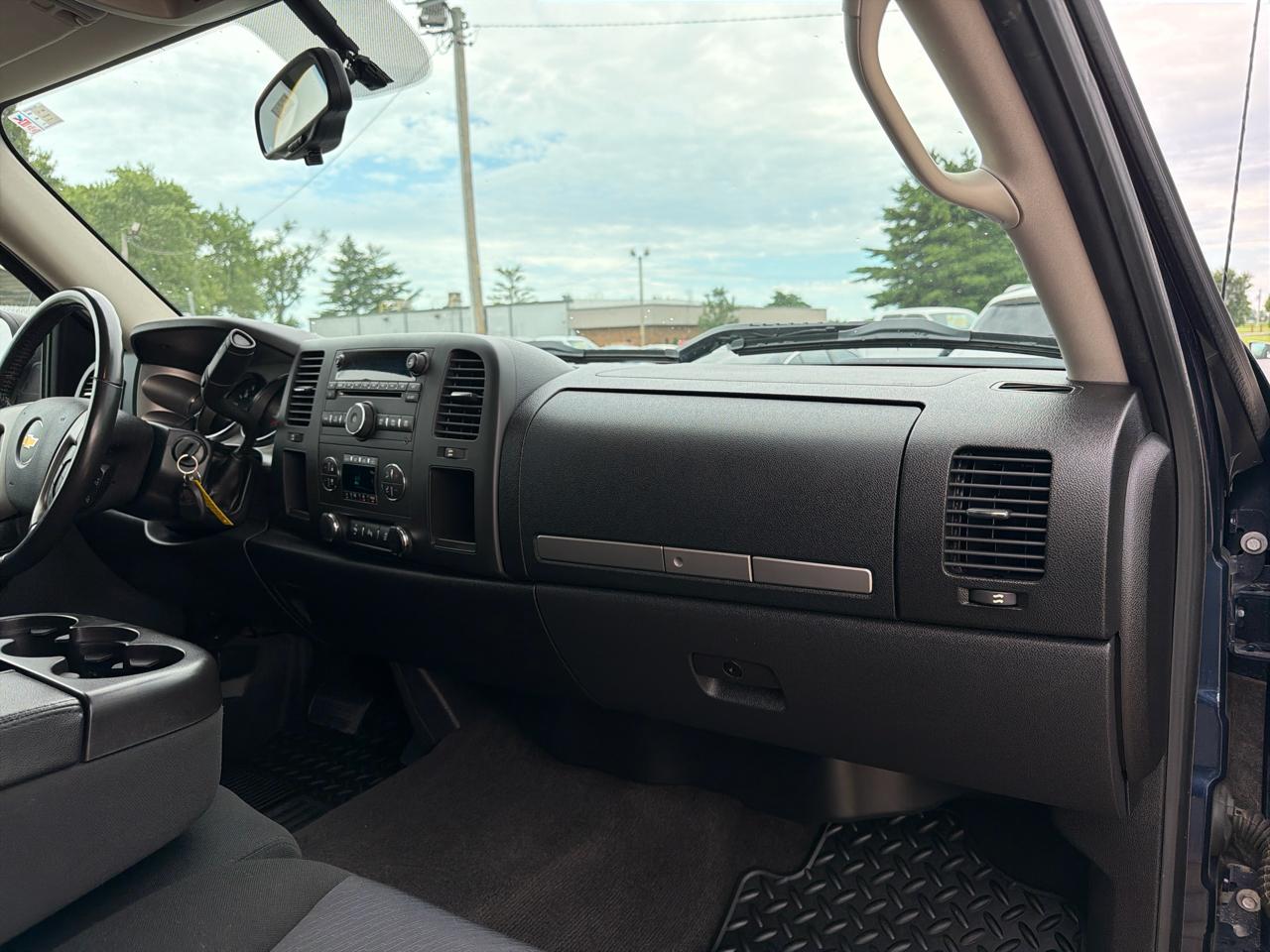 Chevrolet Silverado 1500 2WD Ext Cab 143.5" LT 2012