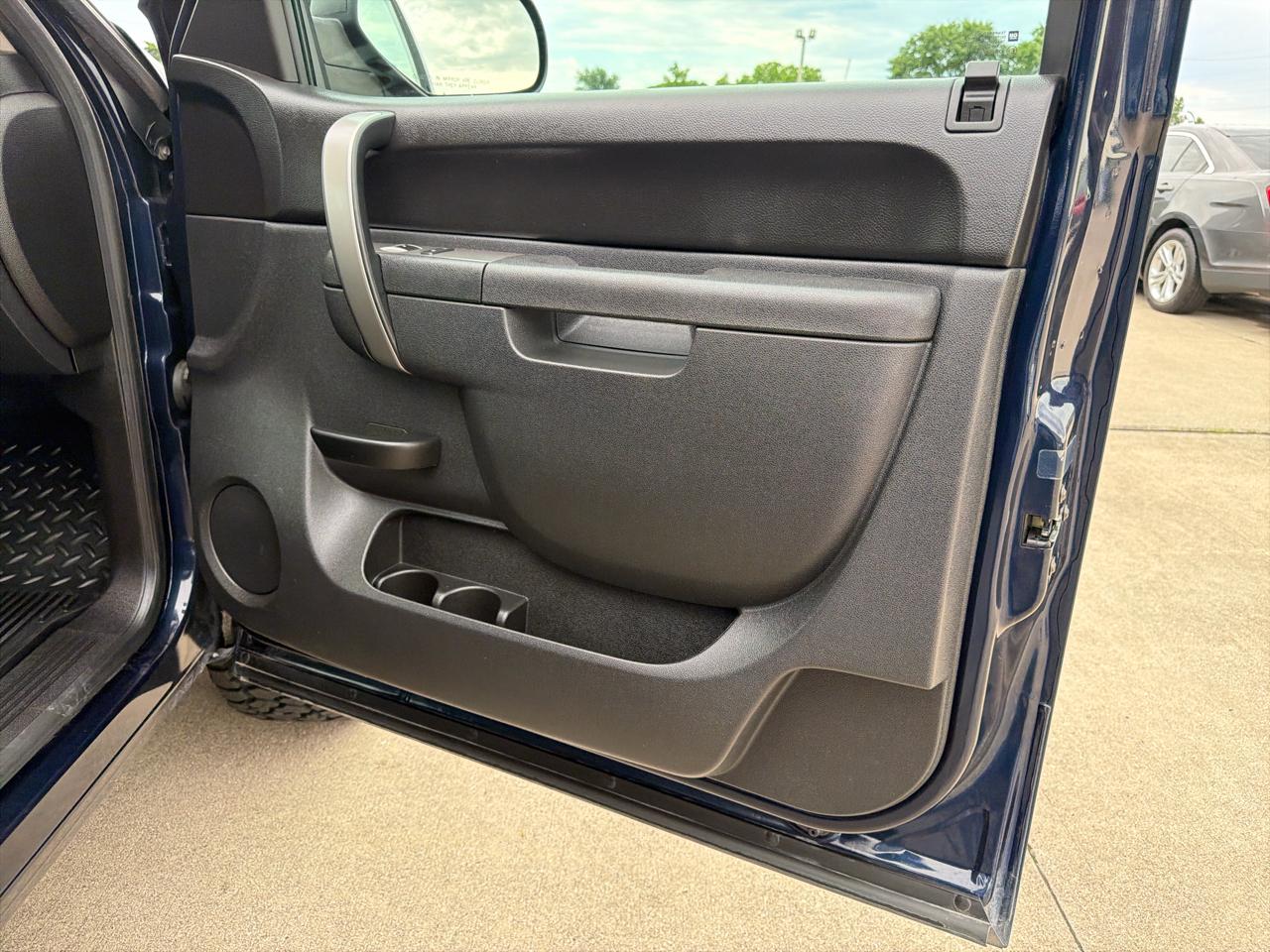 Chevrolet Silverado 1500 2WD Ext Cab 143.5" LT 2012