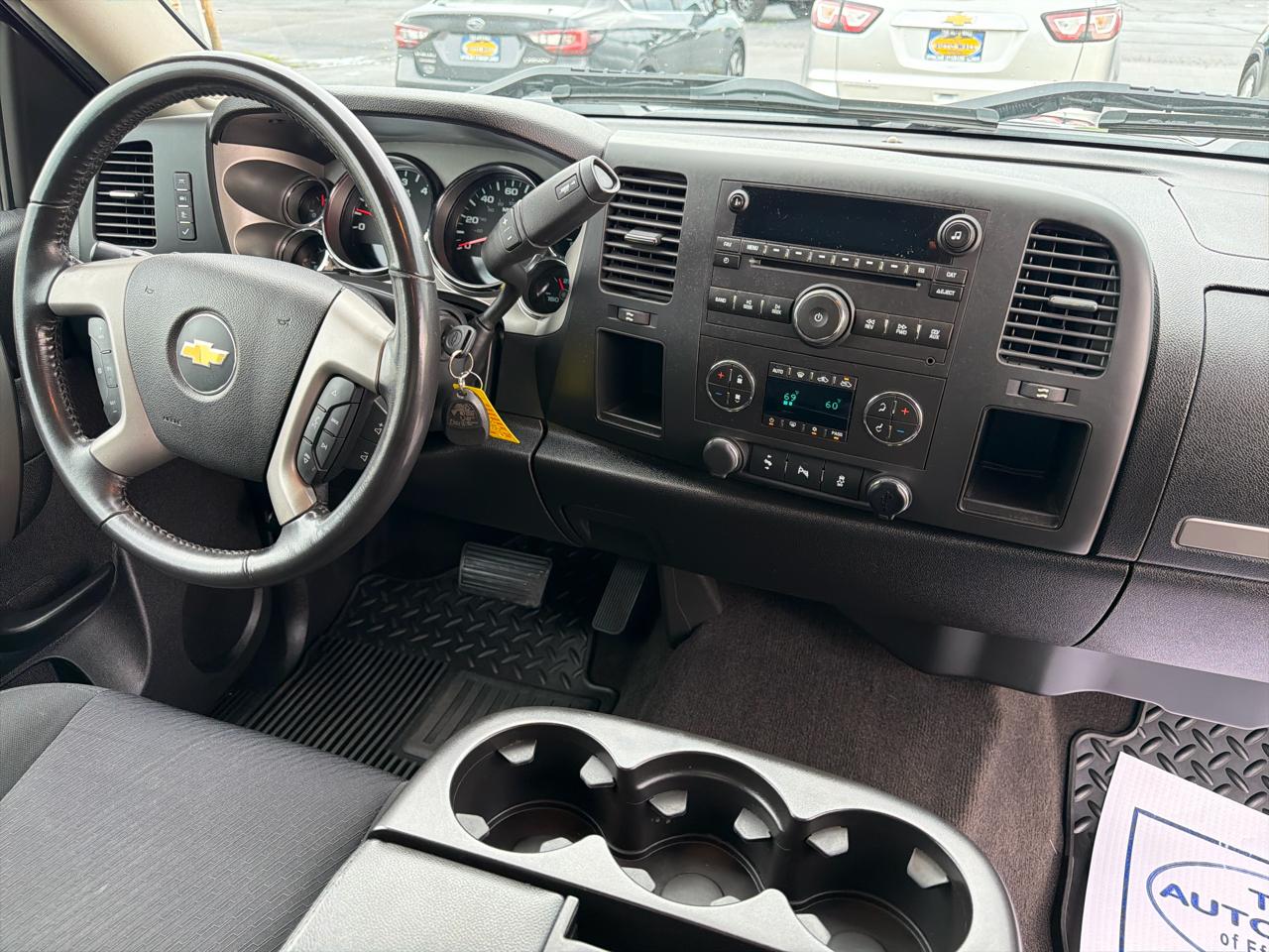 Chevrolet Silverado 1500 2WD Ext Cab 143.5" LT 2012
