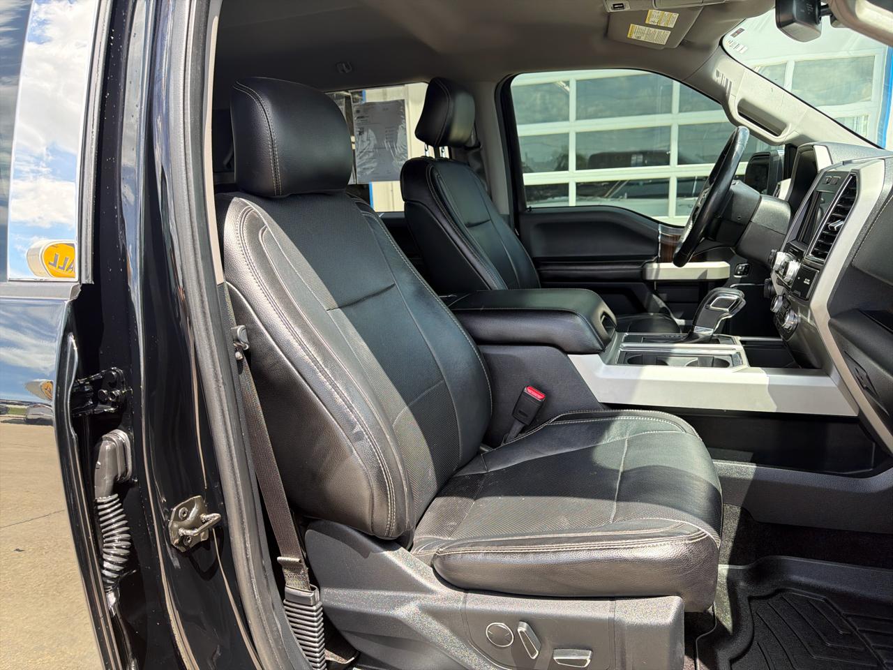 Ford F-150 Lariat SuperCrew 4WD 2017