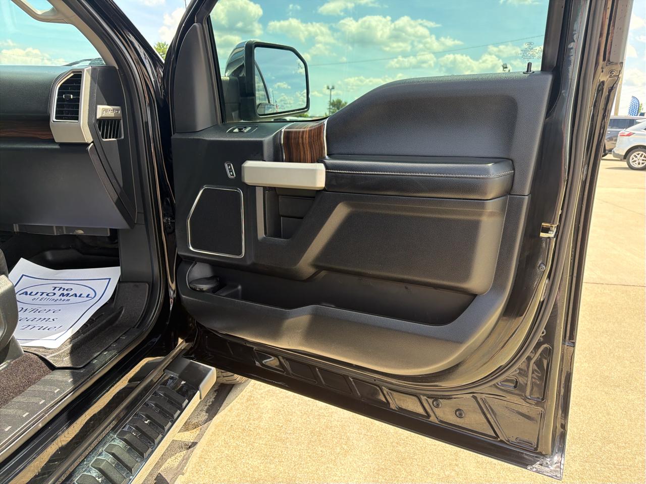 Ford F-150 Lariat SuperCrew 4WD 2017