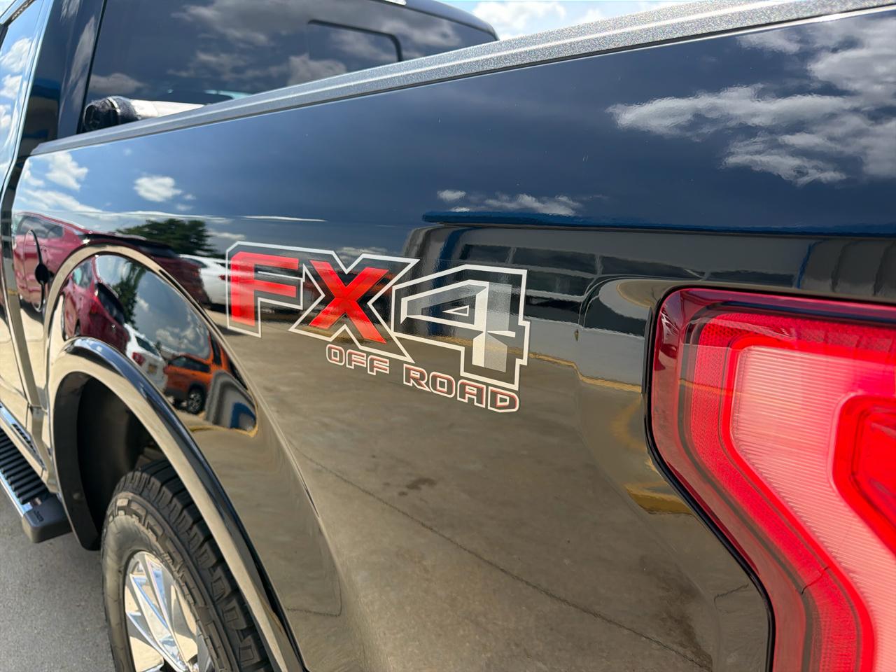 Ford F-150 Lariat SuperCrew 4WD 2017