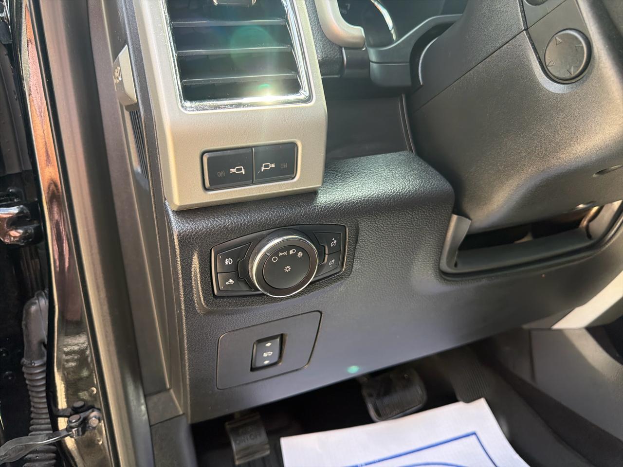 Ford F-150 Lariat SuperCrew 4WD 2017