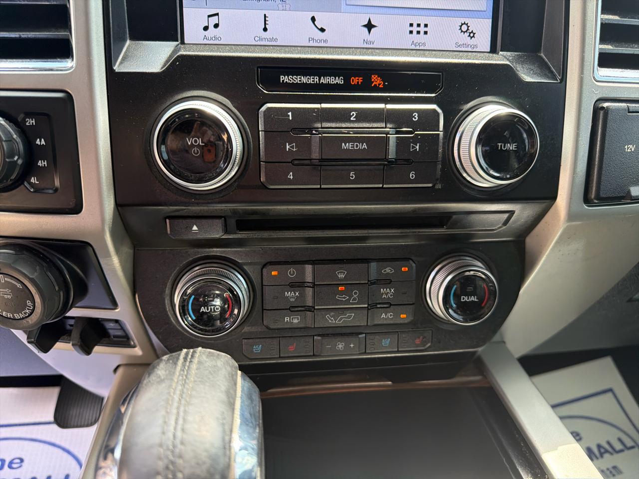 Ford F-150 Lariat SuperCrew 4WD 2017