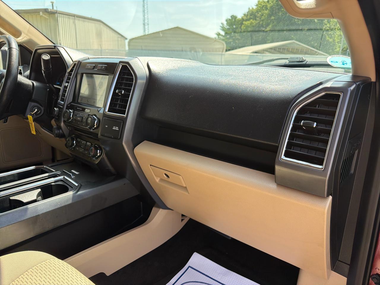 Ford F-150 4WD SuperCrew 145" XLT 2016