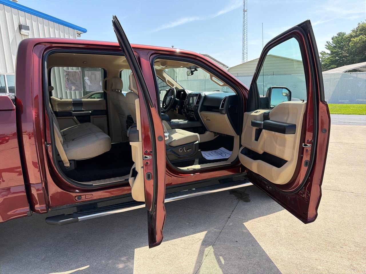 Ford F-150 4WD SuperCrew 145" XLT 2016