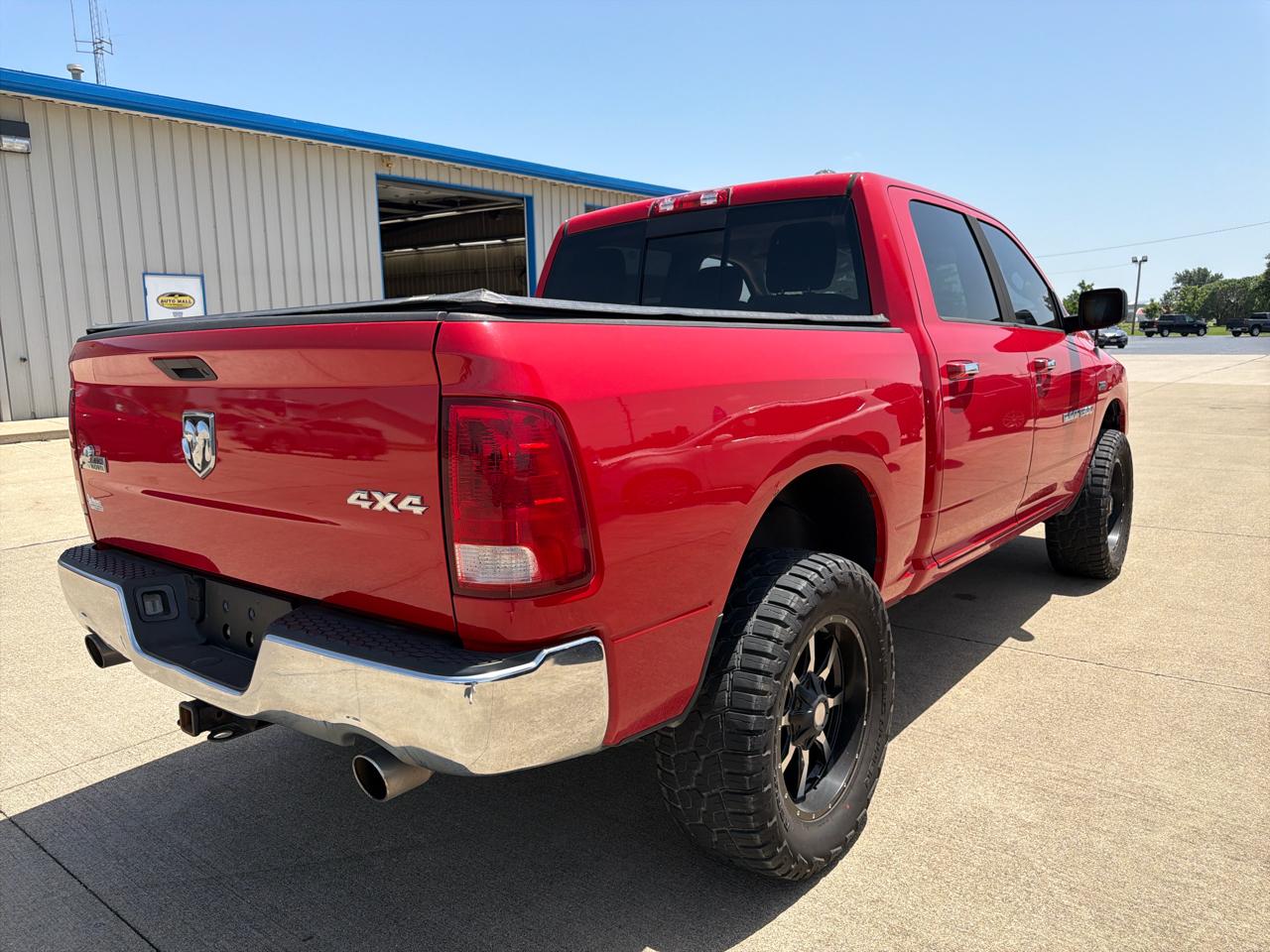 RAM 1500 4WD Crew Cab 140.5" Big Horn 2011