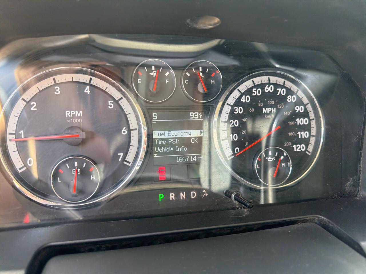RAM 1500 4WD Crew Cab 140.5" Big Horn 2011