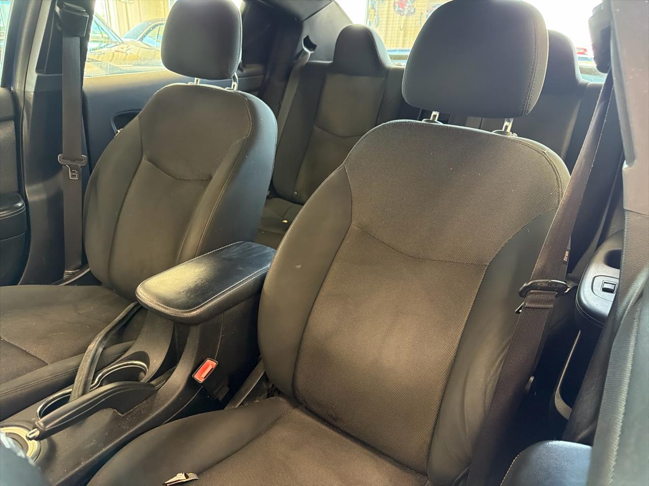 Dodge Avenger 4dr Sdn SXT 2013