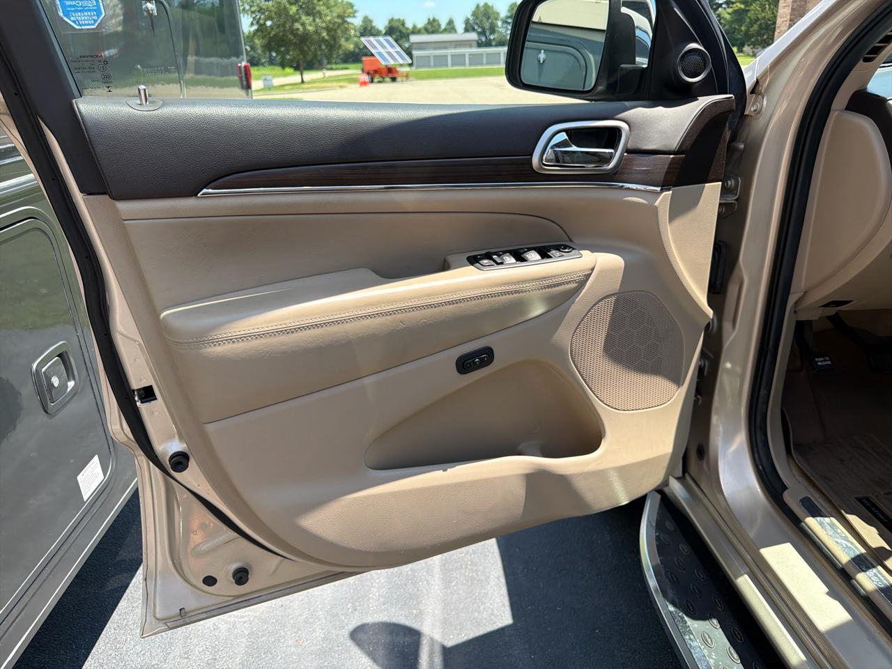 Jeep Grand Cherokee 4WD 4dr Overland 2014
