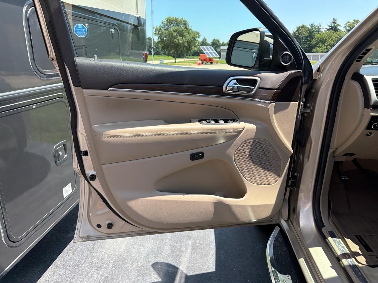 Jeep Grand Cherokee 4WD 4dr Overland 2014
