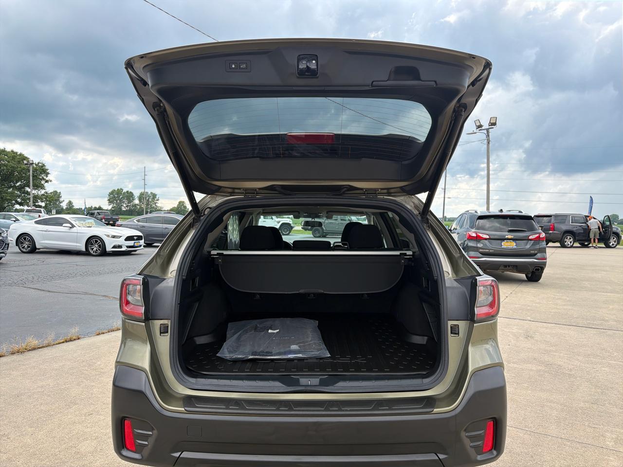 Subaru Outback Premium CVT 2021